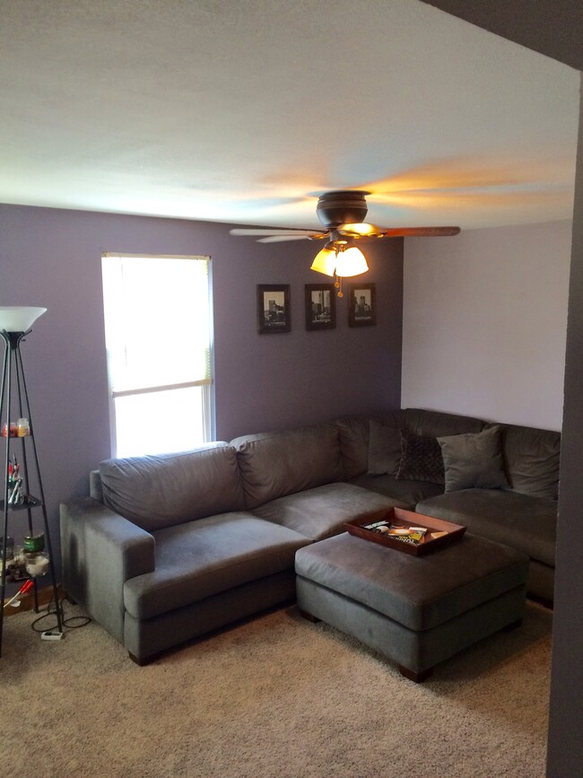 Living Room - 1415 Grand St NE Townhome