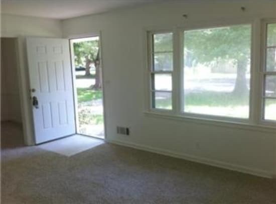 Photo - 10104 White Ave