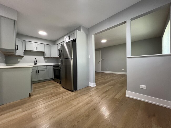 Building Photo - 316 Marengo Ave Unit 2C