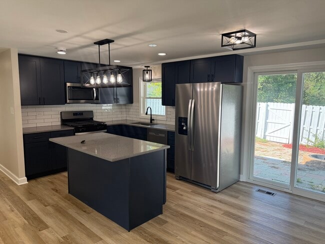 Photo - 1220 Kingston Ln