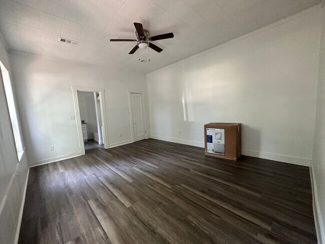 Photo - 102 7th St SW Unit 2