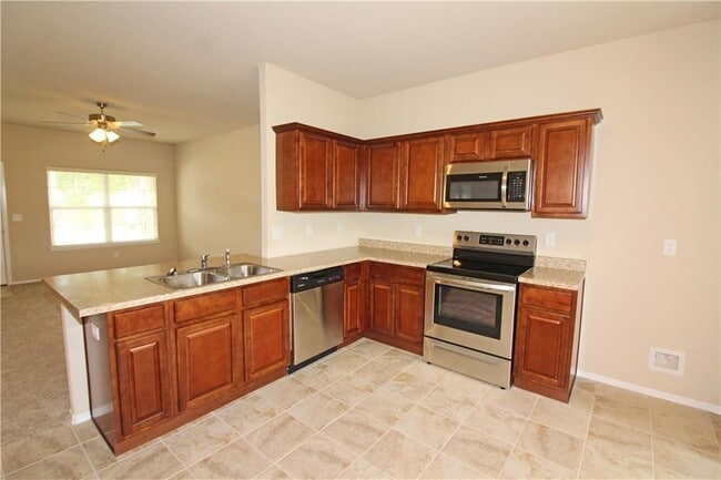 Photo - 807 SW Green World St