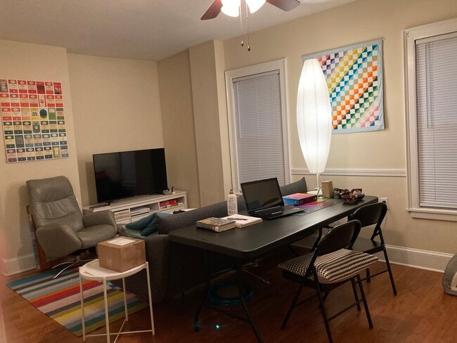 Photo - 208 Willow St Unidad #1