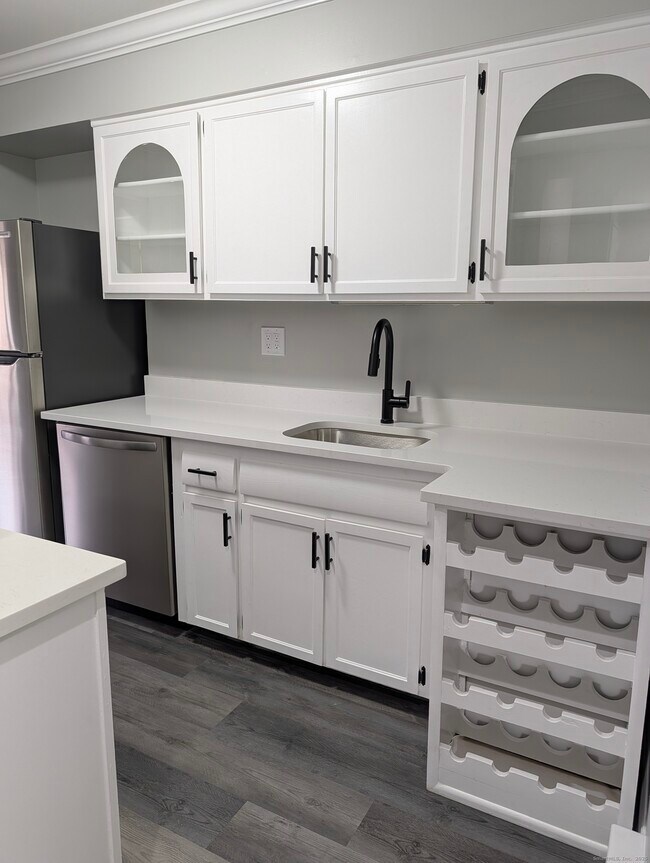 Photo - 107 Kennedy Dr Unit 107