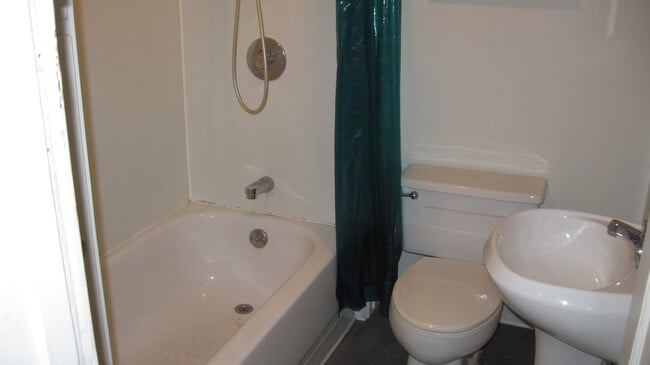 Photo - 600 E 6th St Unit #1