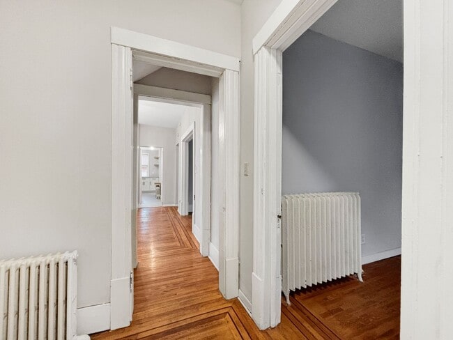 Photo - 2725 Dupont Ave S