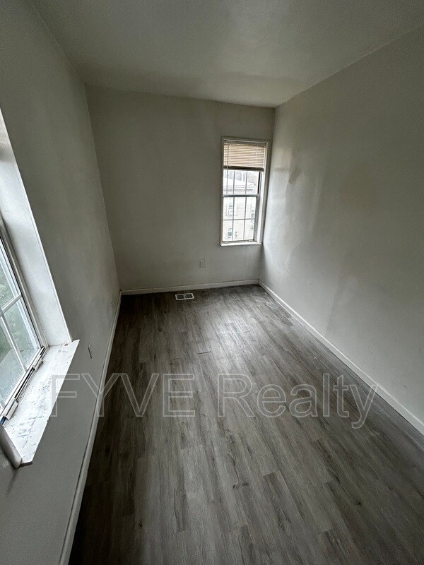 Photo - 76 Cortina Way