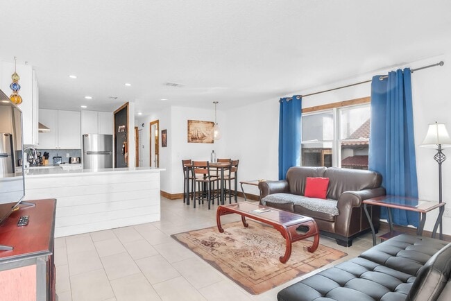 Photo - 112 S 7th St