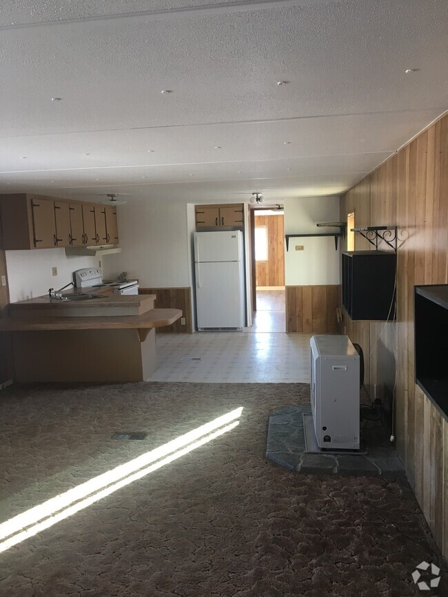 Building Photo - 2 bed 2 bath mobile home