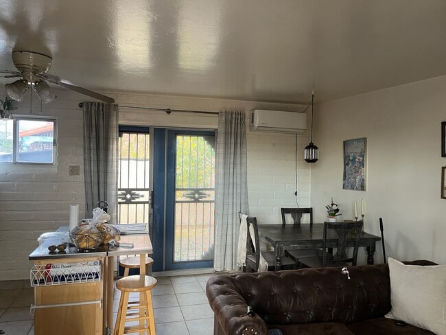 Photo - 1703 E 13th St