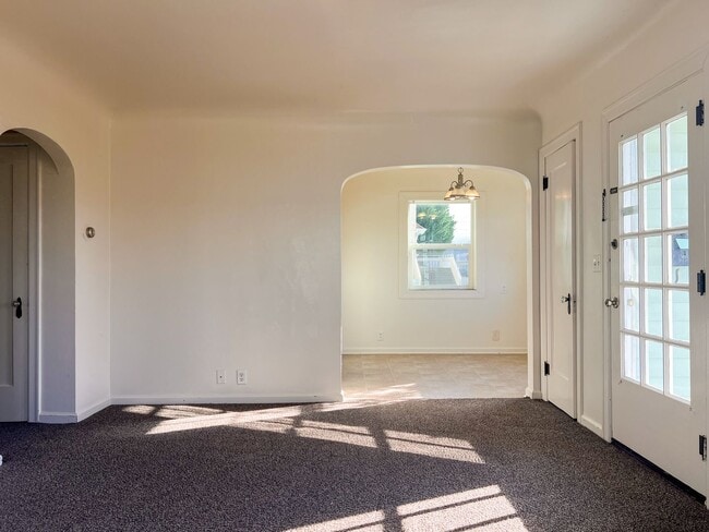 Photo - OWN831 Unit 165 W. ASH ST