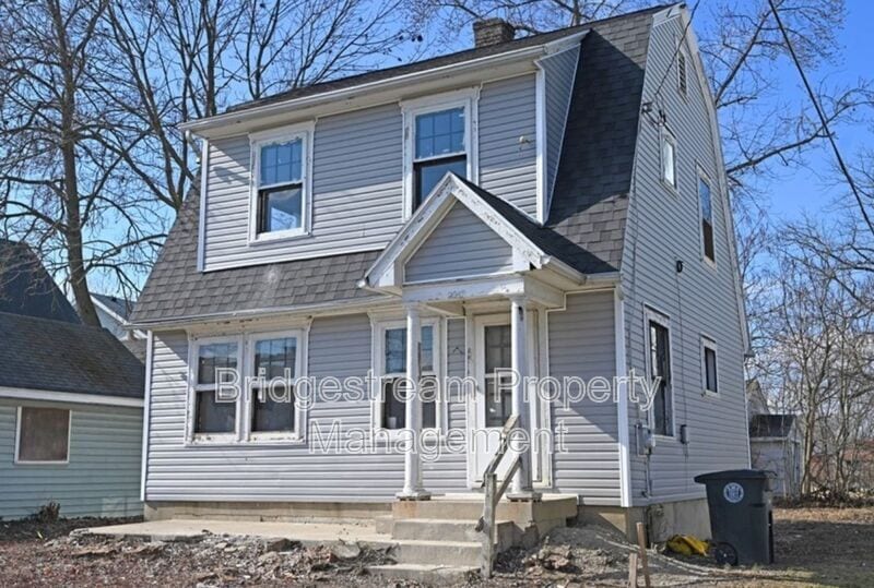 Photo - 2213 Ravenwood Ave