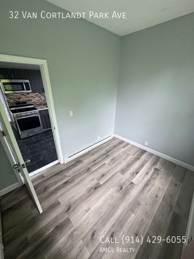 Photo - 32 Van Cortlandt Park Ave