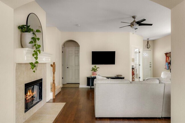 Photo - 1821 Village Oak Ct
