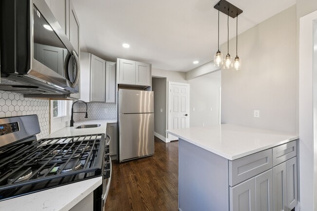 Building Photo - 134 Park Pl Unit 2