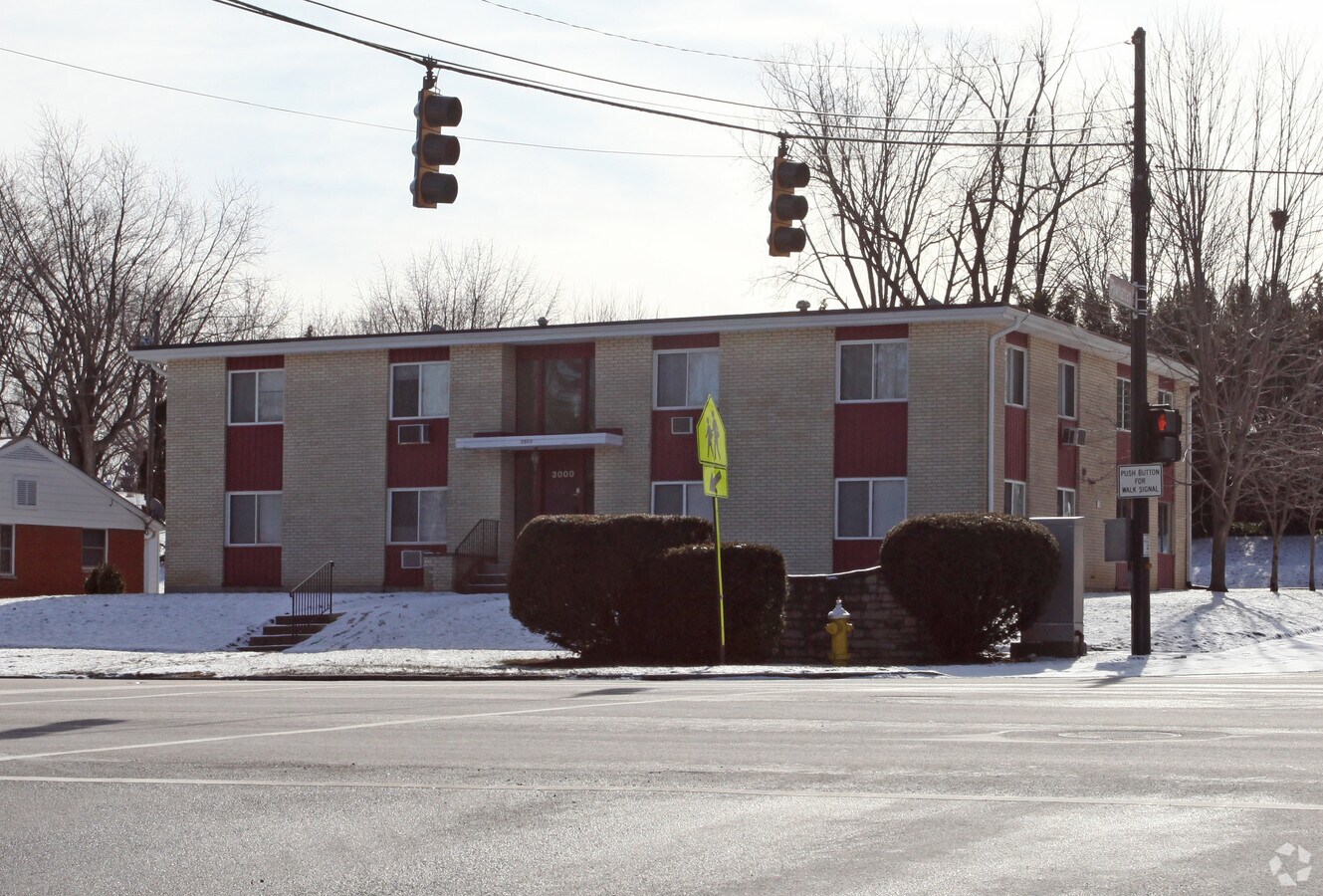 Photo - 3000 E Dorothy Ln Apartments
