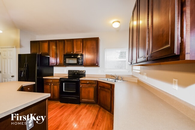 Photo - 124 Brookfield Blvd