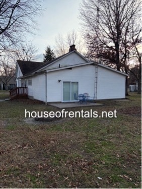 Photo - 902 Farris St