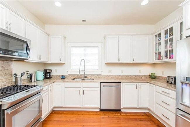 Photo - 5829 Clara St Unit 5829 Upper