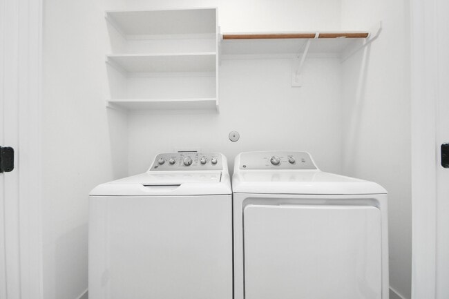 Photo - 4806 Cochran St