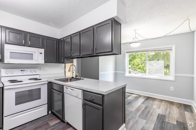 2BR, 1BA - 1,055SF