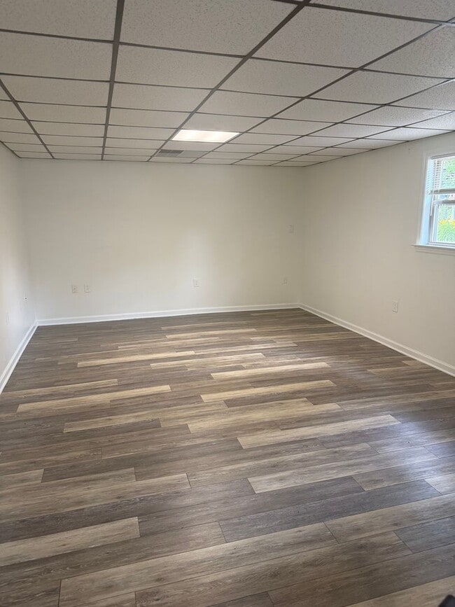 Building Photo - 2 bed one bath great location