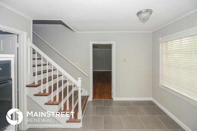 Photo - 5852 Foxdale Rd