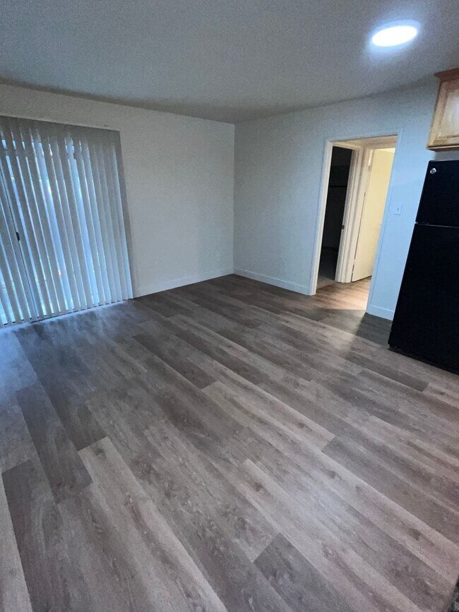 Photo - NICE DUPLEX IN CARMICHAEL!! $500 OFF FIRST MONTH'S RENT!!