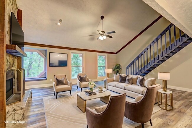 Photo - 2685 Peachtree Walk