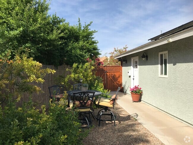 Building Photo - 4441 Narit Dr Unit 1 Rental