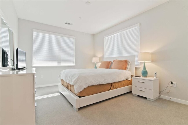 Photo - 375 Camino De La Reina Unit ID1058451P