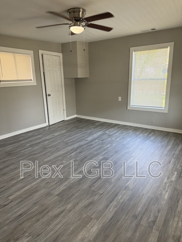 Photo - 203 Front St