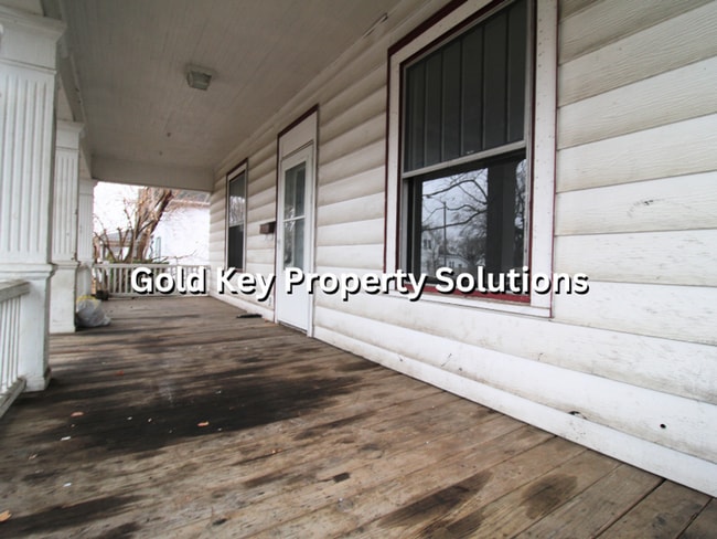 Photo - Updated 3 BR 1 BA House with Covered Porch and Central Air (SECTION 8 APPROVED)