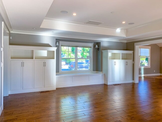15019 Brewster Ave