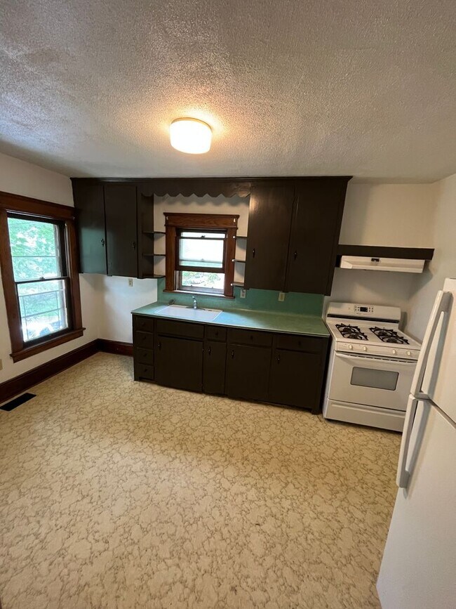 Photo - 549 Pine St Unit 1015 1/2 Catherine Street