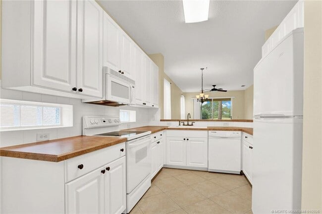 Photo - 3701 NW Willow Creek Dr