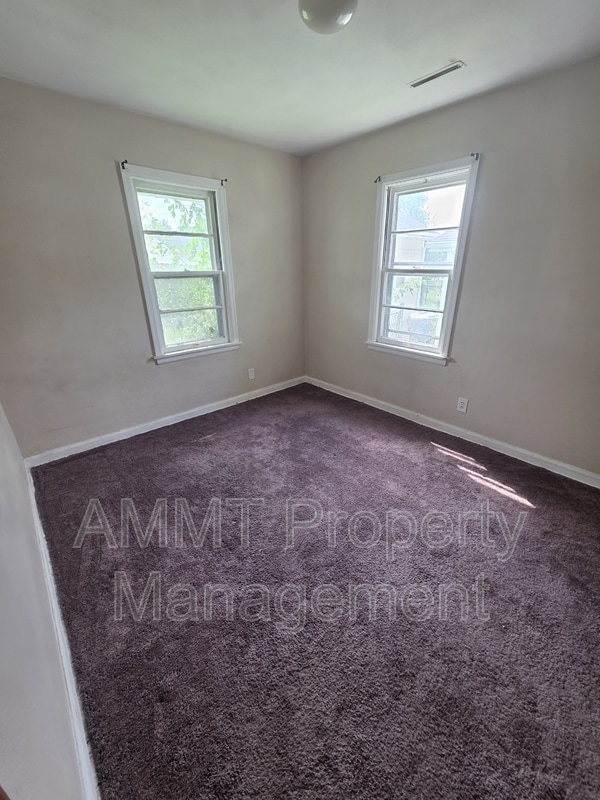 Photo - 349 22nd Ave SW