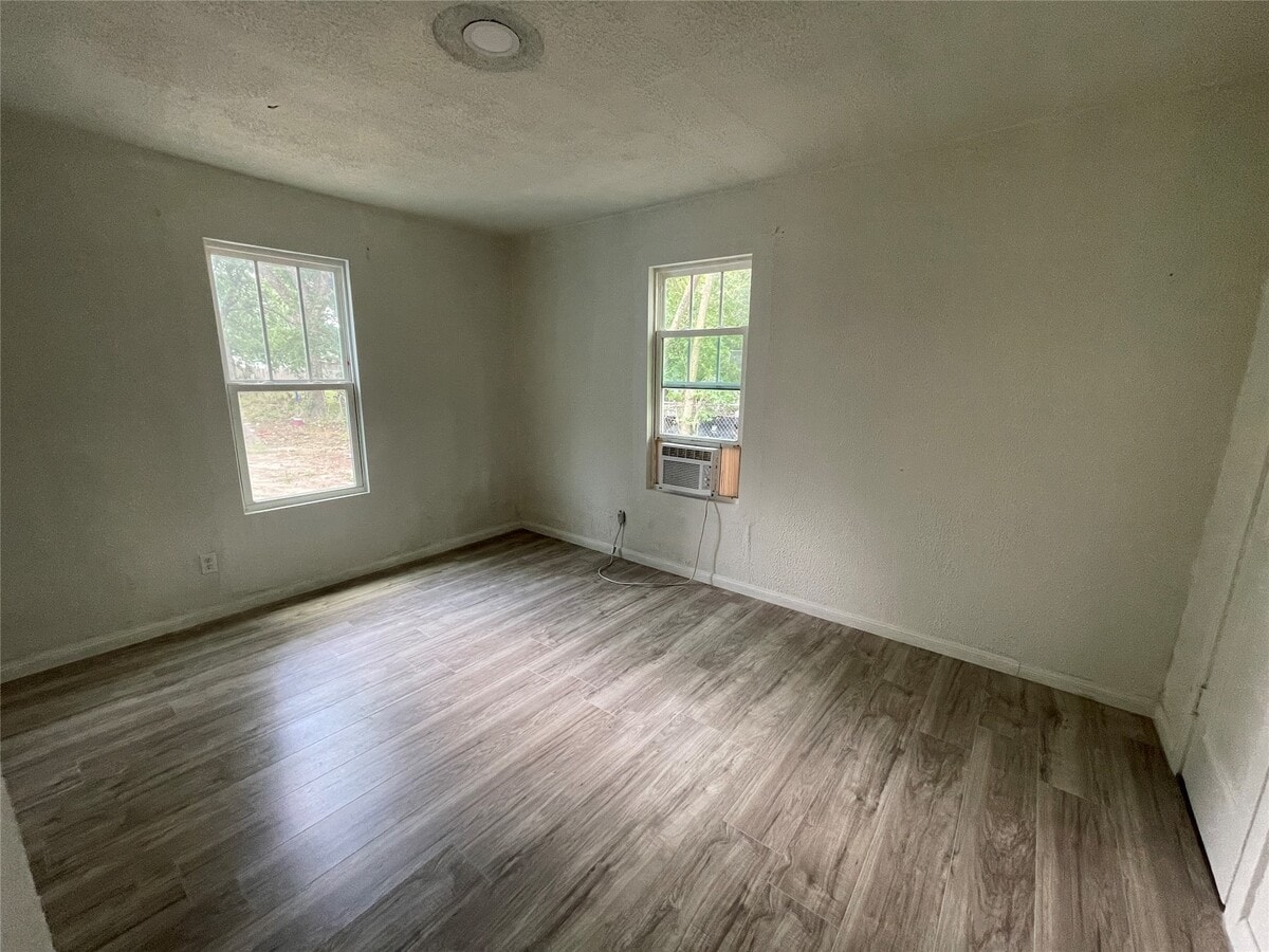 Photo - 4602 Leffingwell St