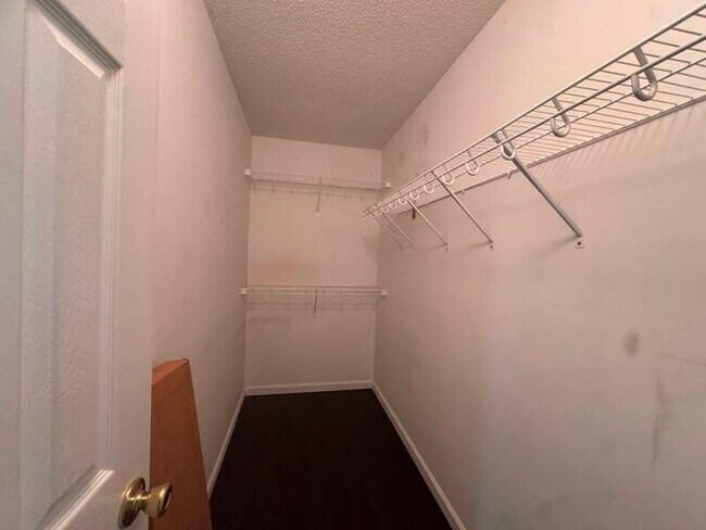 547 Lockwood Dr