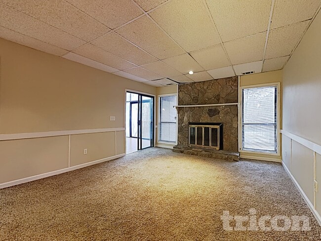 Photo - 3958 Cotswold Dr SW