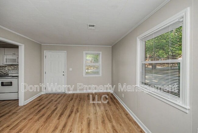 Photo - 419 Hobson St