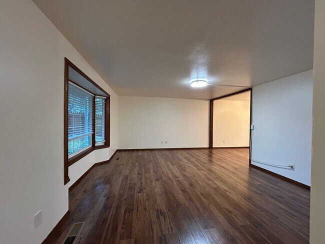 Photo - Timeless 5 Bed, 2.5 Bath Home - SW Beaverton