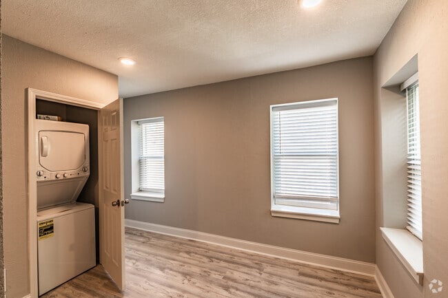Apt. 207
