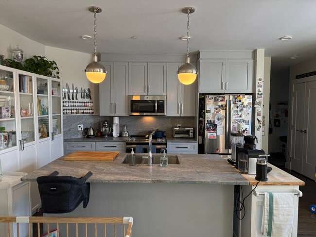 Photo - 418 McGrath Hwy Unit 414B