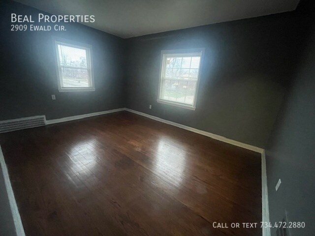 Photo - 2909 Ewald Cir