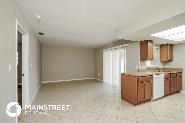 Photo - 1423 SE 18th St