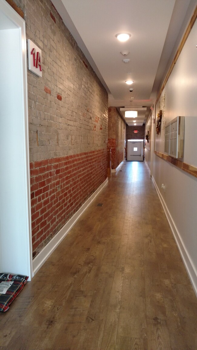 Building Photo - 829 N Pennsylvania St Unit 1A