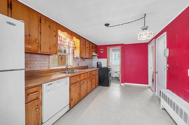 Photo - 126 Groton Rd