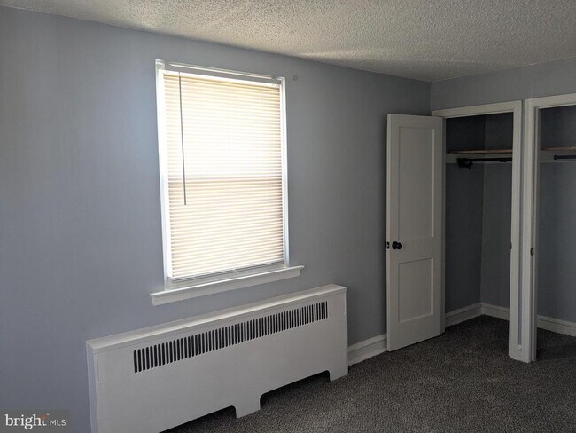 Photo - 1327 E Weaver St