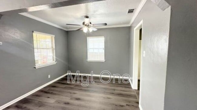 Photo - 4637 Central Ave